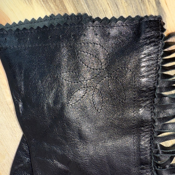 Fringed Leather Women's Gloves Black - Picture 4 of 10